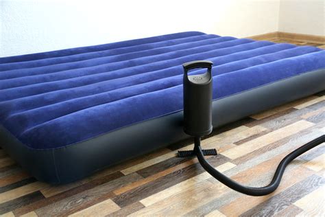 how to find a leak on an air mattress|How To Find a Leak In An Air Mattress & How To。